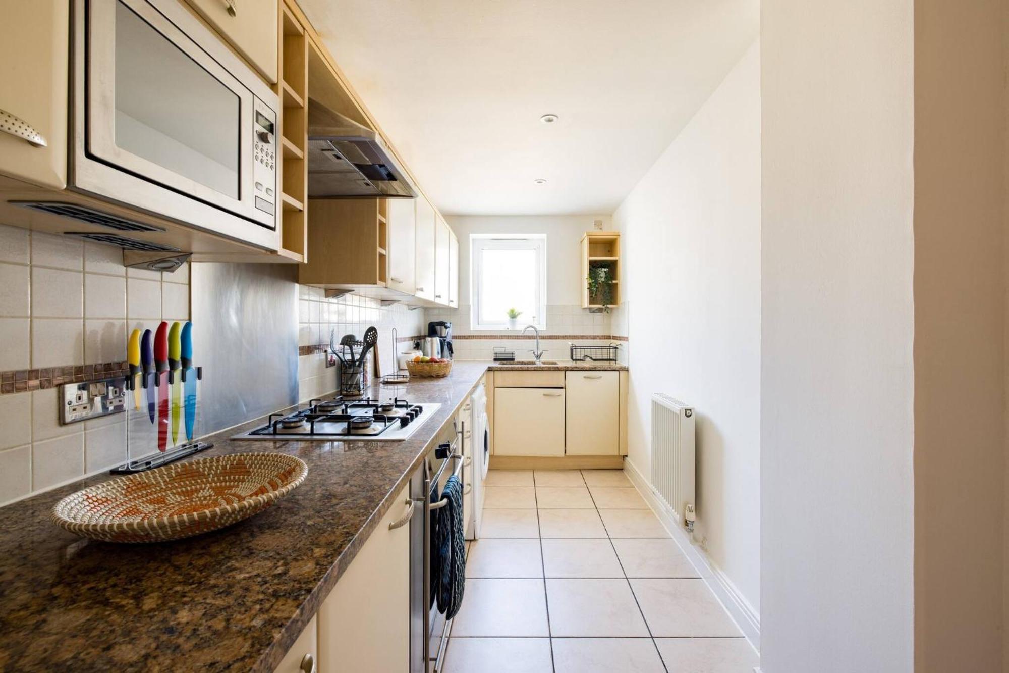 Wild Roses Service Apartments - East India Лондон Экстерьер фото